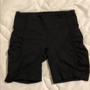 lululemon athletic shorts with pocket